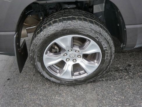 Used 2024 RAM 1500 Laramie AWD/4WD image 8