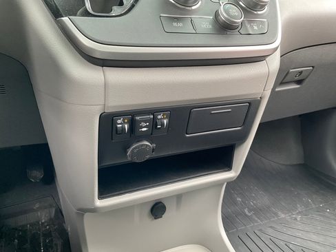 Used 2020 Toyota Sienna XLE w/ XLE Navigation Package image 37