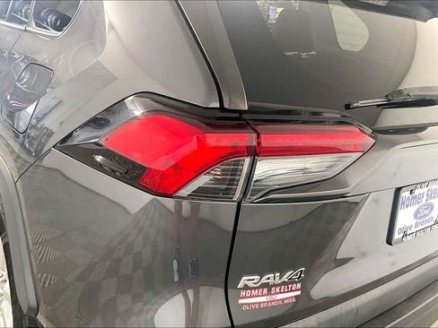 Used 2019 Toyota RAV4 XLE image 29