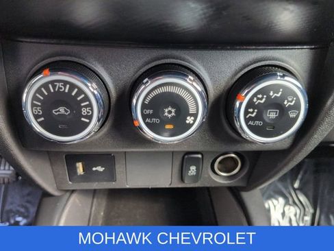 Used 2019 Mitsubishi Outlander Sport ES AWD/4WD image 17