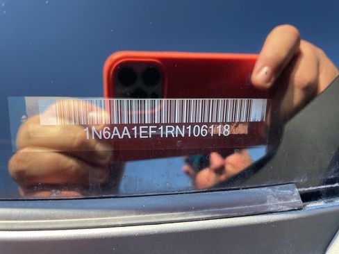 Used 2024 Nissan Titan SV image 26