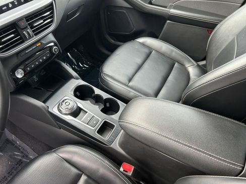 Used 2023 Ford Escape Platinum image 20