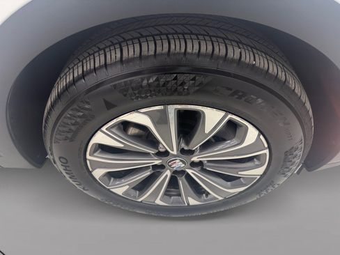 Used 2024 Buick Envision Preferred image 9