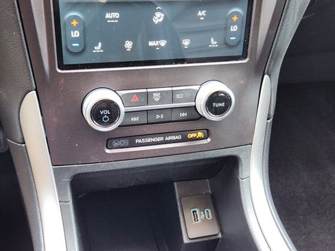 Used 2021 Ford Edge SEL AWD/4WD image 14