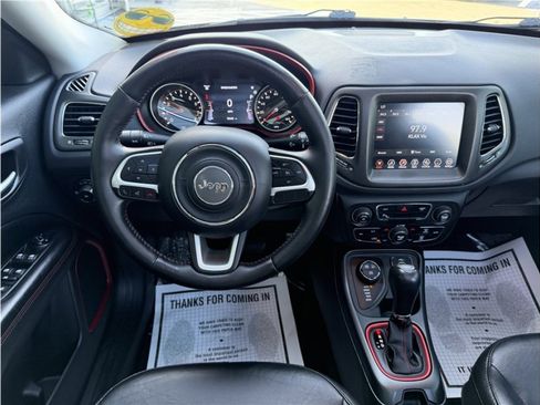 Used 2019 Jeep Compass Trailhawk w/ Leather Interior Group AWD/4WD image 34