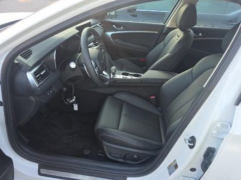 Used 2026 Genesis G70 2.5T AWD/4WD image 2