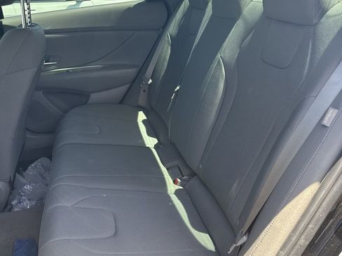 Used 2025 Hyundai Elantra SE image 11