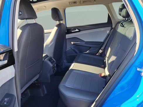 New 2024 Volkswagen Taos SE image 10