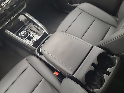 Used 2024 Chevrolet Colorado Trail Boss AWD/4WD image 17