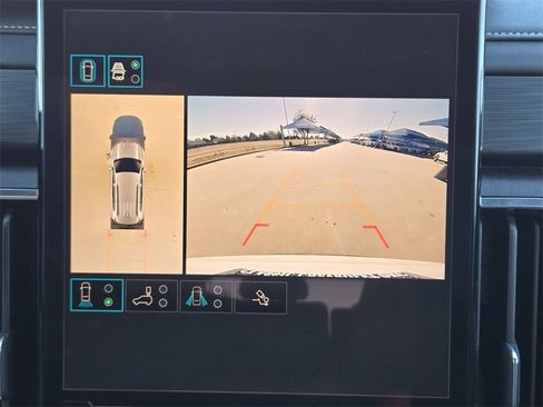 Used 2025 GMC Acadia Elevation image 13