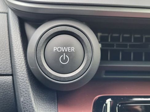 Used 2026 Toyota Prius Plug-In Hybrid image 24