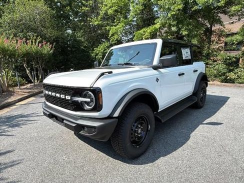 New 2026 Ford Bronco Outer Banks AWD/4WD image 3