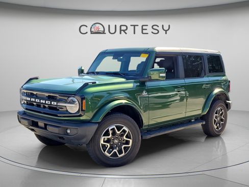 Used 2023 Ford Bronco Outer Banks AWD/4WD image 1