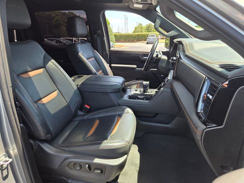Used 2023 GMC Sierra 1500 AT4 w/ AT4 Premium Package AWD/4WD image 16