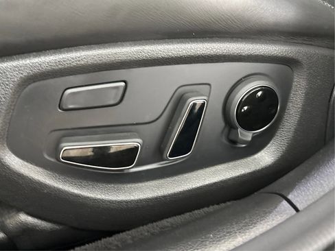 Used 2018 Genesis G80 3.8 AWD/4WD image 25