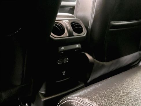 Used 2022 Jeep Wrangler Unlimited Sahara w/ Cold Weather Group image 27