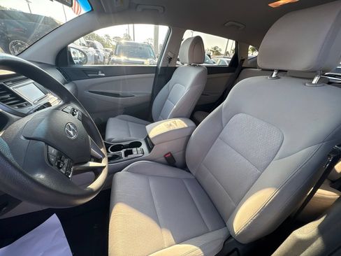 Used 2018 Hyundai Tucson SE w/ Cargo Package FWD image 16