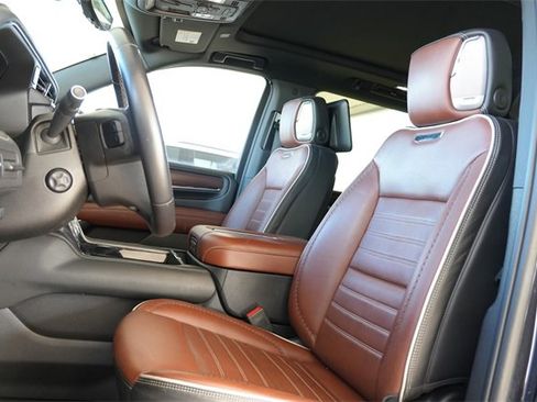 Used 2023 GMC Yukon XL Denali Ultimate image 17