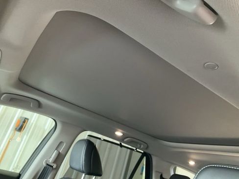 Used 2025 Honda Pilot Touring image 7