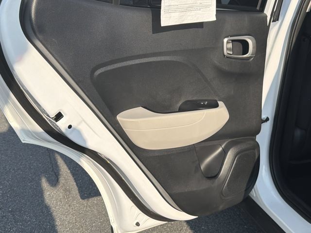 Used 2021 Hyundai Venue SEL FWD image 23