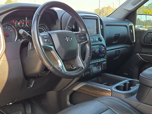 Used 2019 Chevrolet Silverado 1500 RST image 17