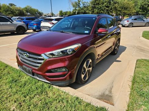 Used 2016 Hyundai Tucson Limited w/ Option Group 03 FWD image 2
