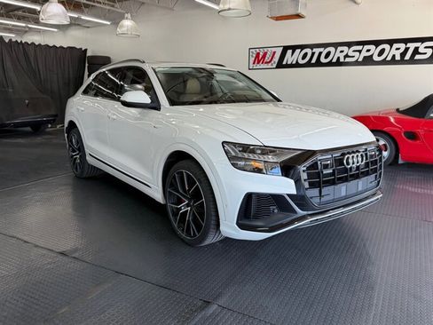 Used 2019 Audi Q8 Prestige w/ Luxury Package AWD/4WD image 1