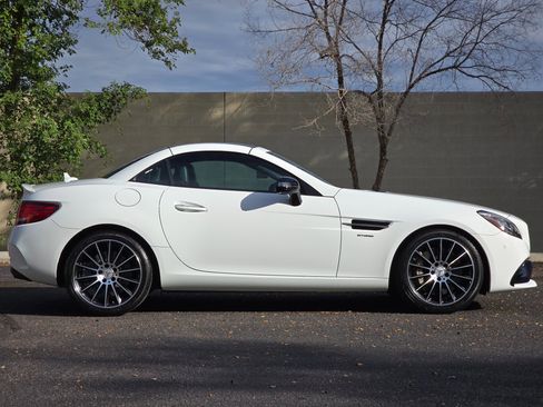 Used 2017 Mercedes-Benz SLC 43 AMG image 13