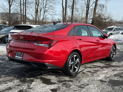 Used 2023 Hyundai Elantra SEL w/ Convenience Package image 8