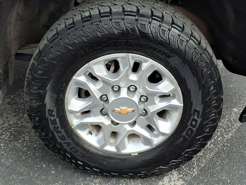 Used 2024 Chevrolet Silverado 2500 LT image 5