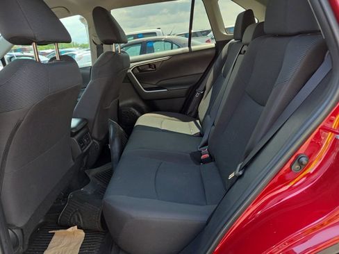 Used 2022 Toyota RAV4 LE AWD/4WD image 8