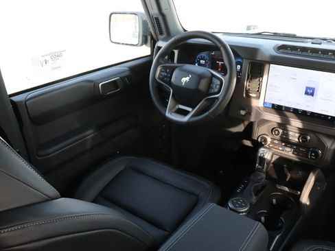 New 2025 Ford Bronco Badlands image 11