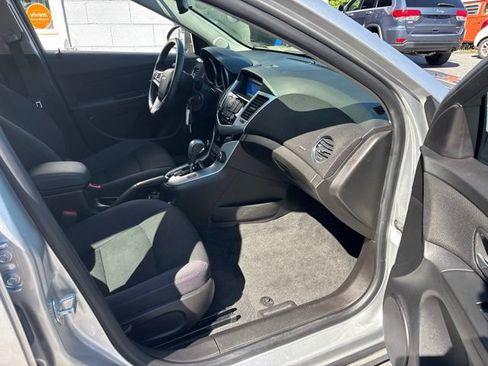 Used 2013 Chevrolet Cruze LT FWD image 8