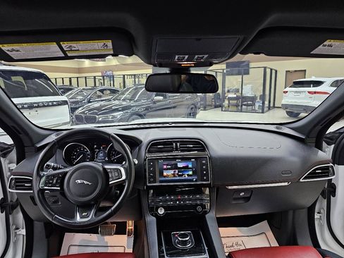 Used 2018 Jaguar F-PACE R-Sport AWD/4WD image 28