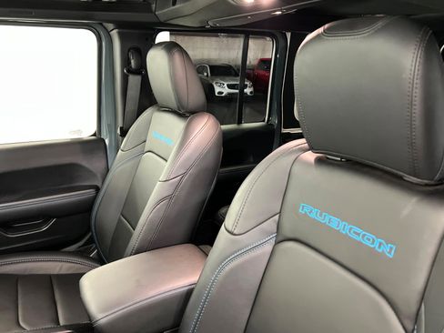 Used 2024 Jeep Wrangler Unlimited Rubicon 4xe w/ Convenience Group image 17