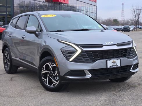 Used 2024 Kia Sportage LX image 4