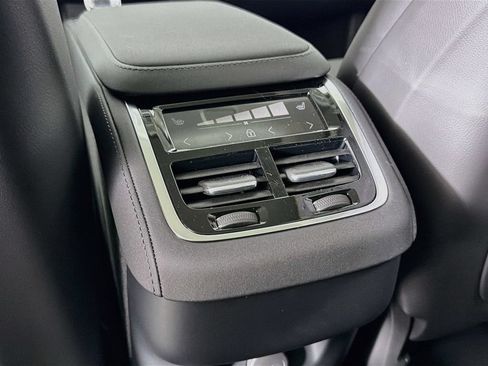 New 2026 Volvo XC90 B6 Plus w/ Protection Package Premier AWD/4WD image 27