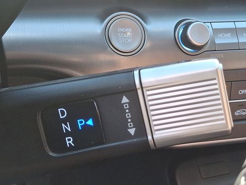 Used 2024 Hyundai Kona Limited image 15