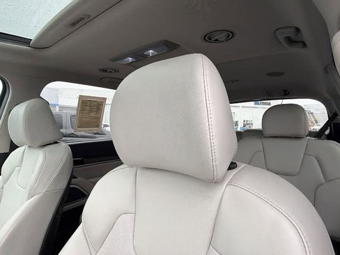 Used 2023 Kia Telluride S w/ S Sunroof Package image 11