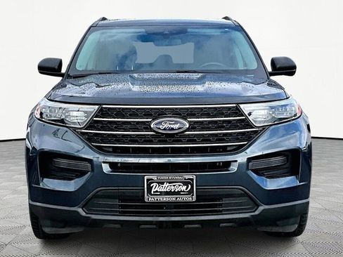 Used 2022 Ford Explorer XLT image 3