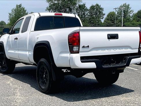 Used 2019 Toyota Tacoma SR w/ SX Package AWD/4WD image 11
