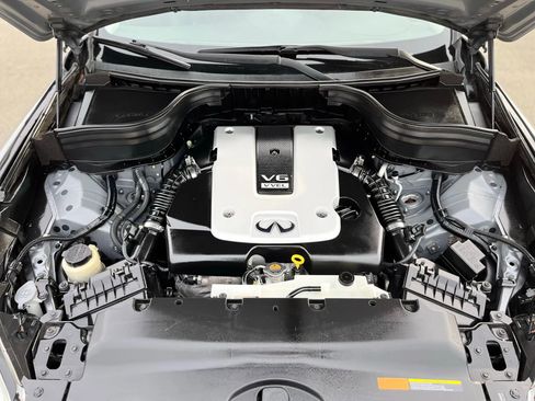 Used 2017 INFINITI QX50 2WD w/ Deluxe Touring Package image 12