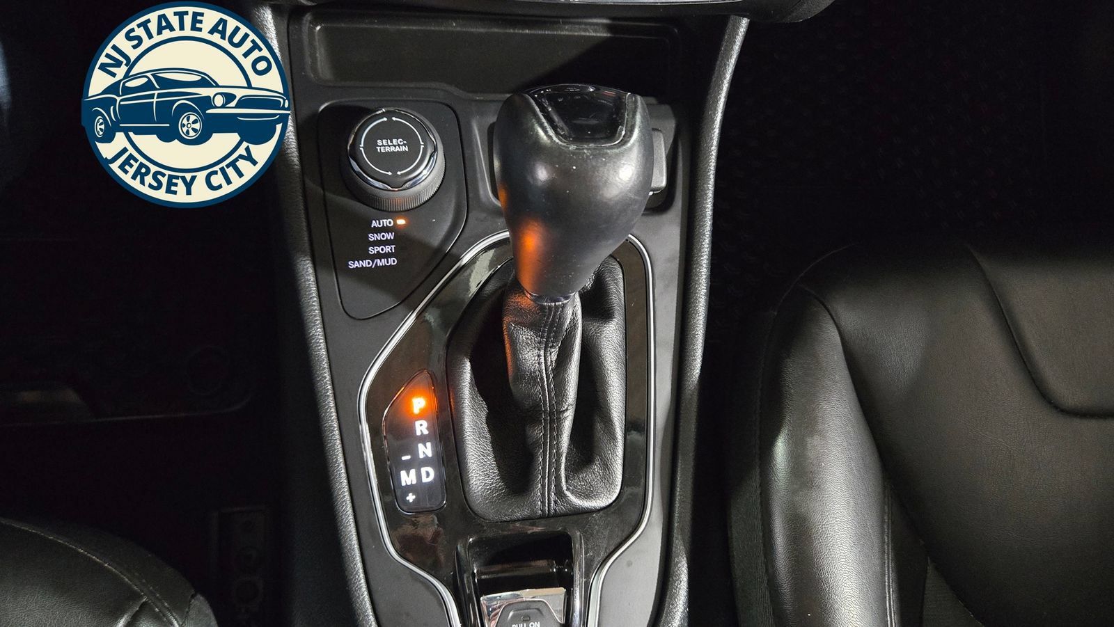 Used 2021 Jeep Cherokee Latitude Plus w/ Sun & Sound Group AWD/4WD image 21