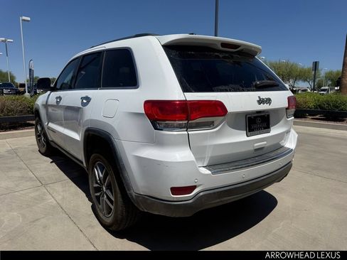 Used 2017 Jeep Grand Cherokee Limited w/ Luxury Group II RWD image 3