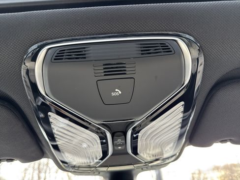 Used 2022 BMW ALPINA B7 xDrive image 31