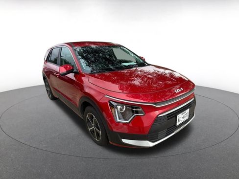 Used 2026 Kia Niro LX FWD image 2