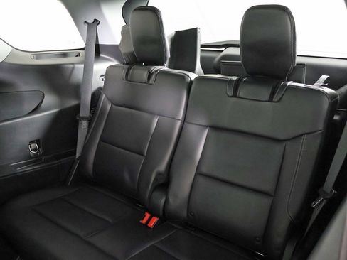 Used 2022 Ford Explorer XLT w/ Equipment Group 202A image 30