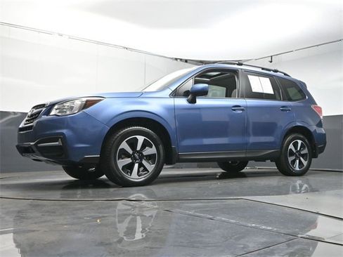 Used 2018 Subaru Forester 2.5i Premium w/ All-Weather Package image 35