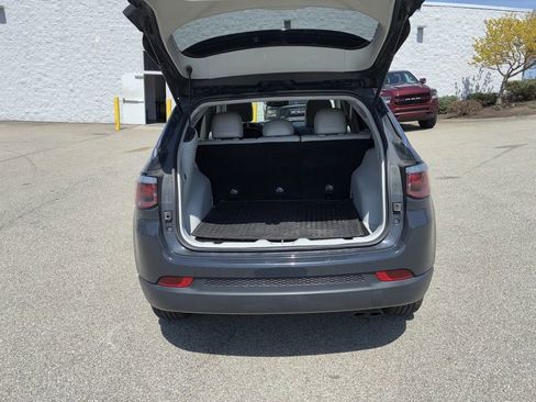 Used 2018 Jeep Compass Limited w/ Navigation Group AWD/4WD image 23