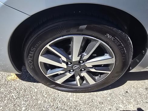 Used 2025 Nissan Versa S w/ S Plus Package FWD image 9